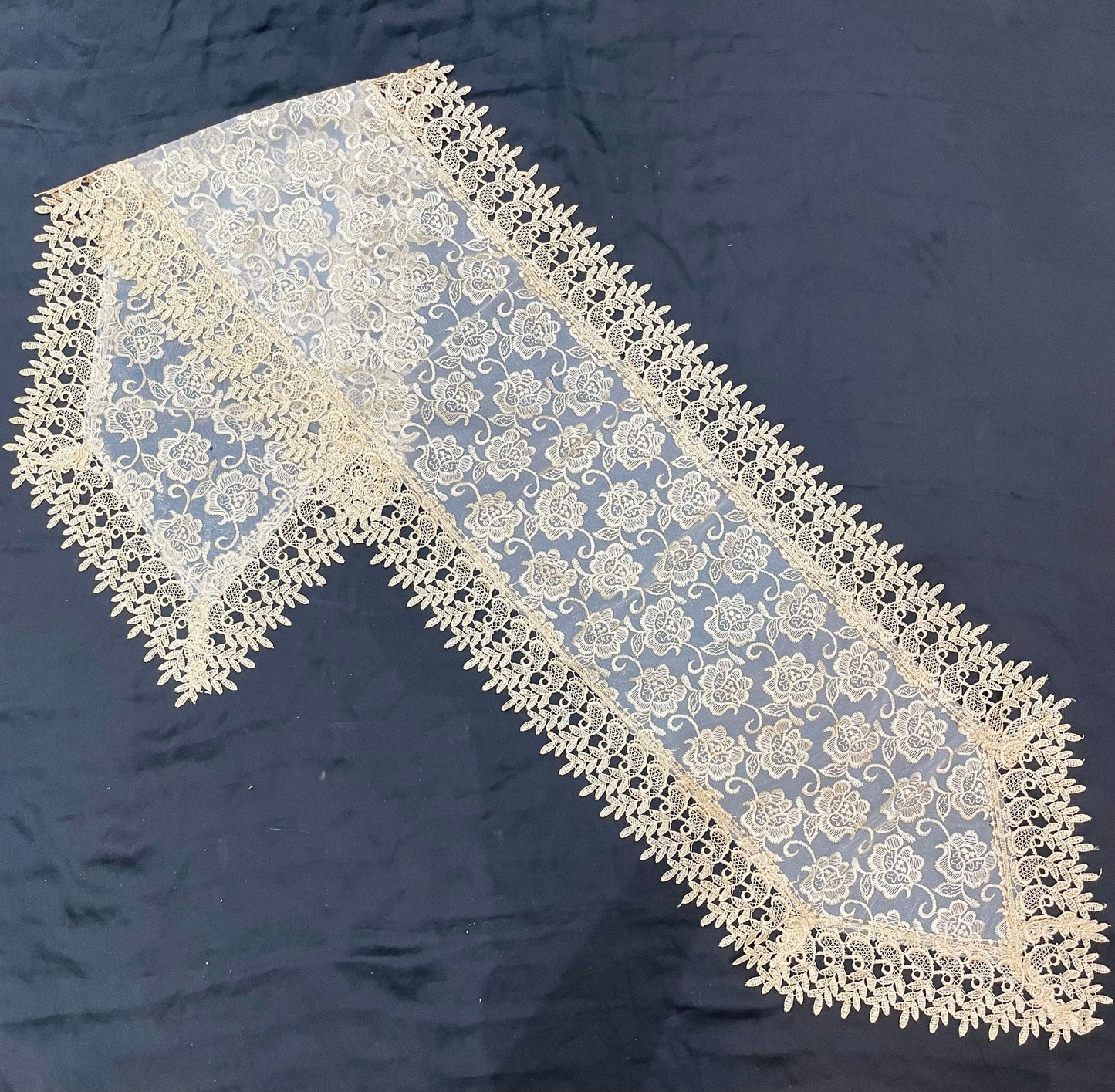 Shatal New Organza Table Runner