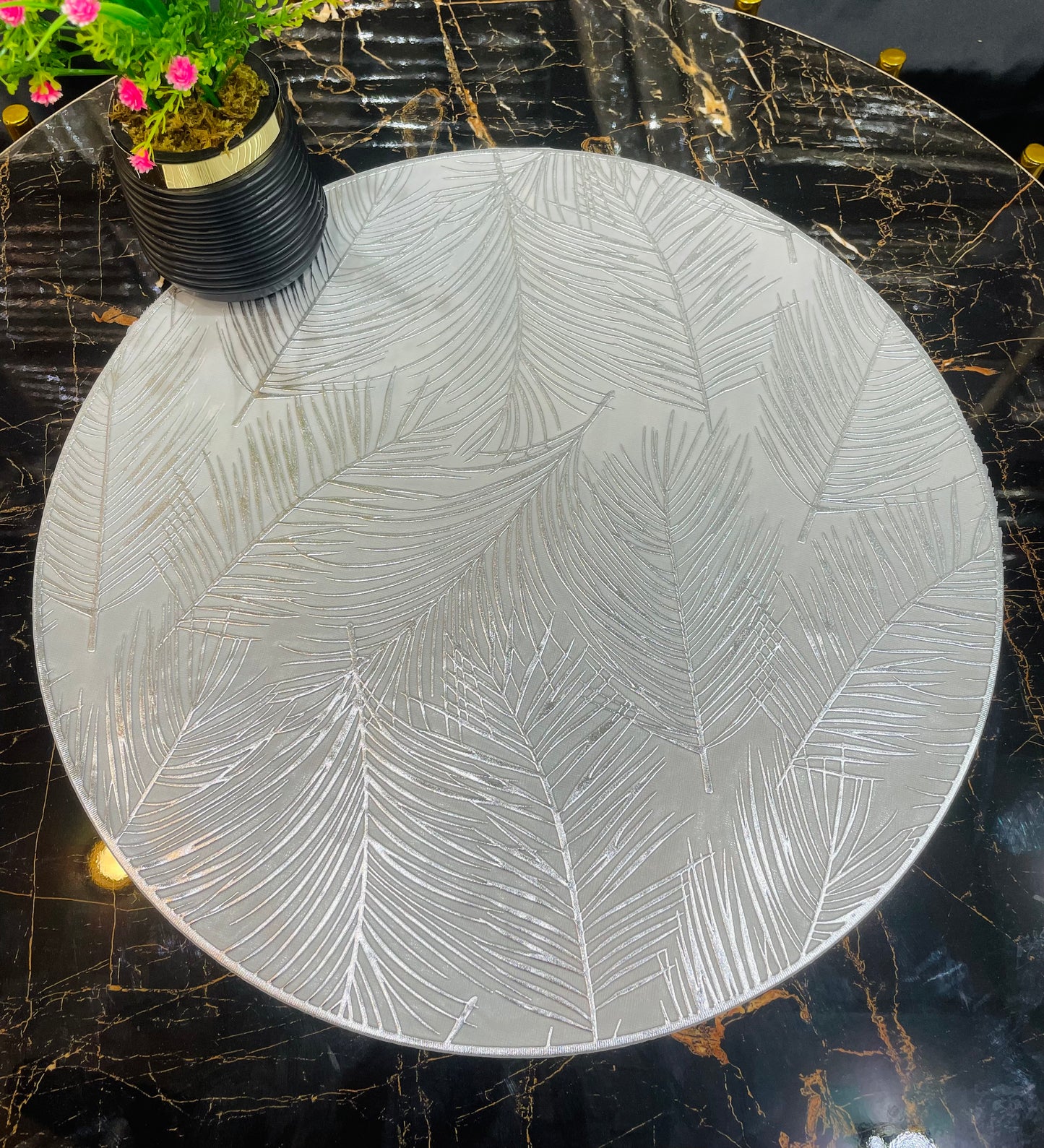 6pcs White & Golden Plastic Table Mats