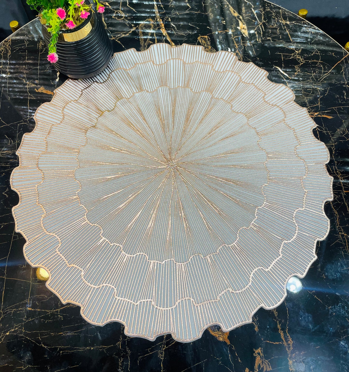 6pcs White & Golden Plastic Table Mats