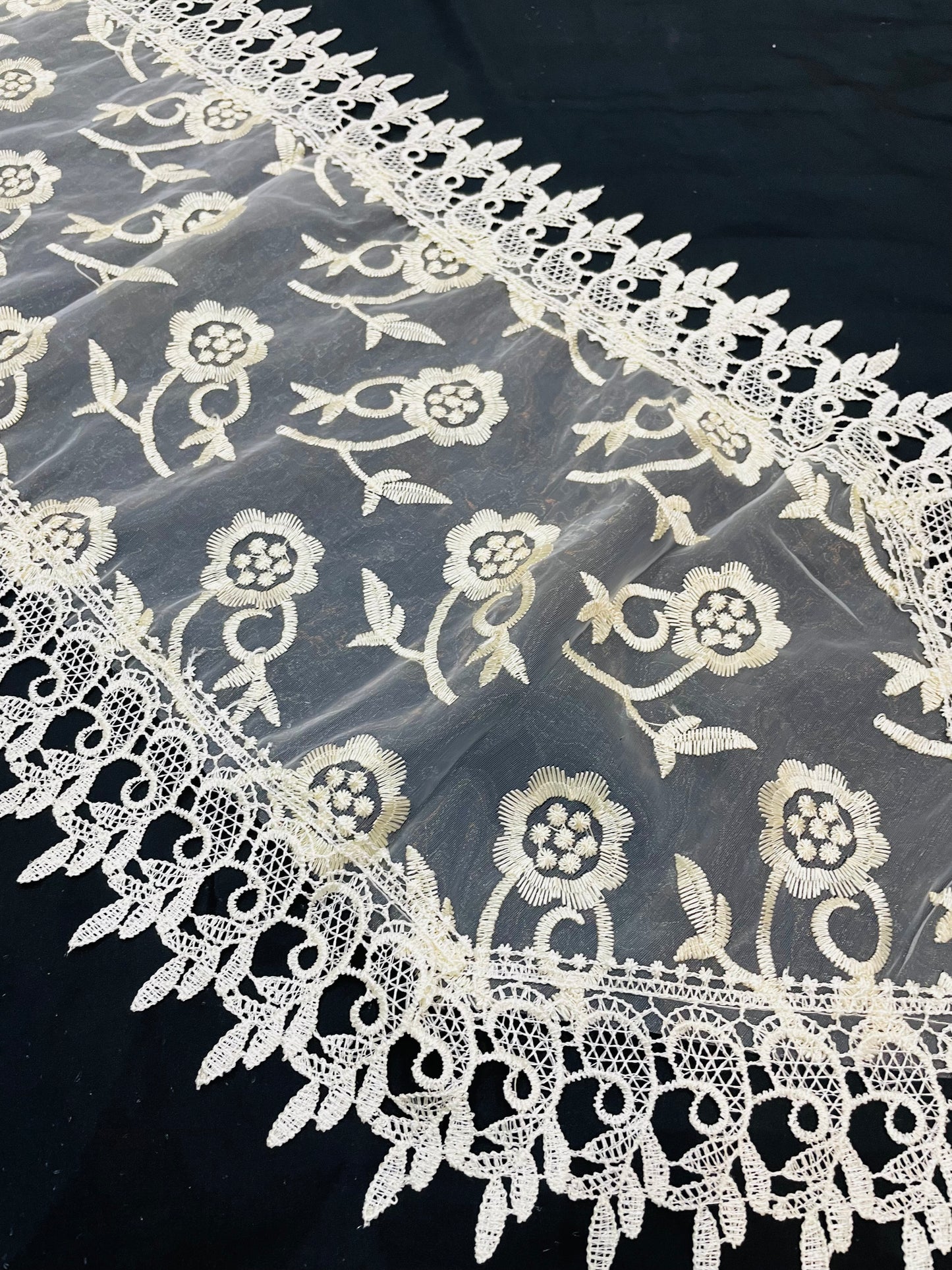 Shatal New Organza Table Runner