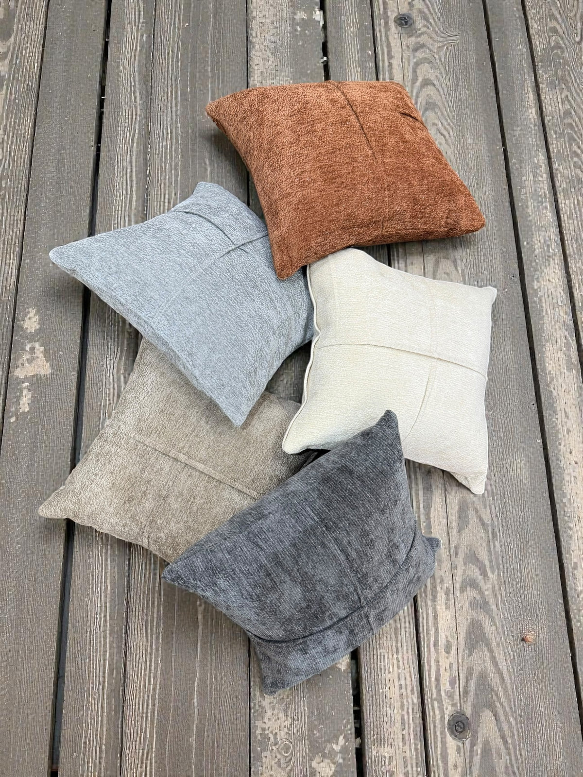 Sweed Shining Velvet China Cushion