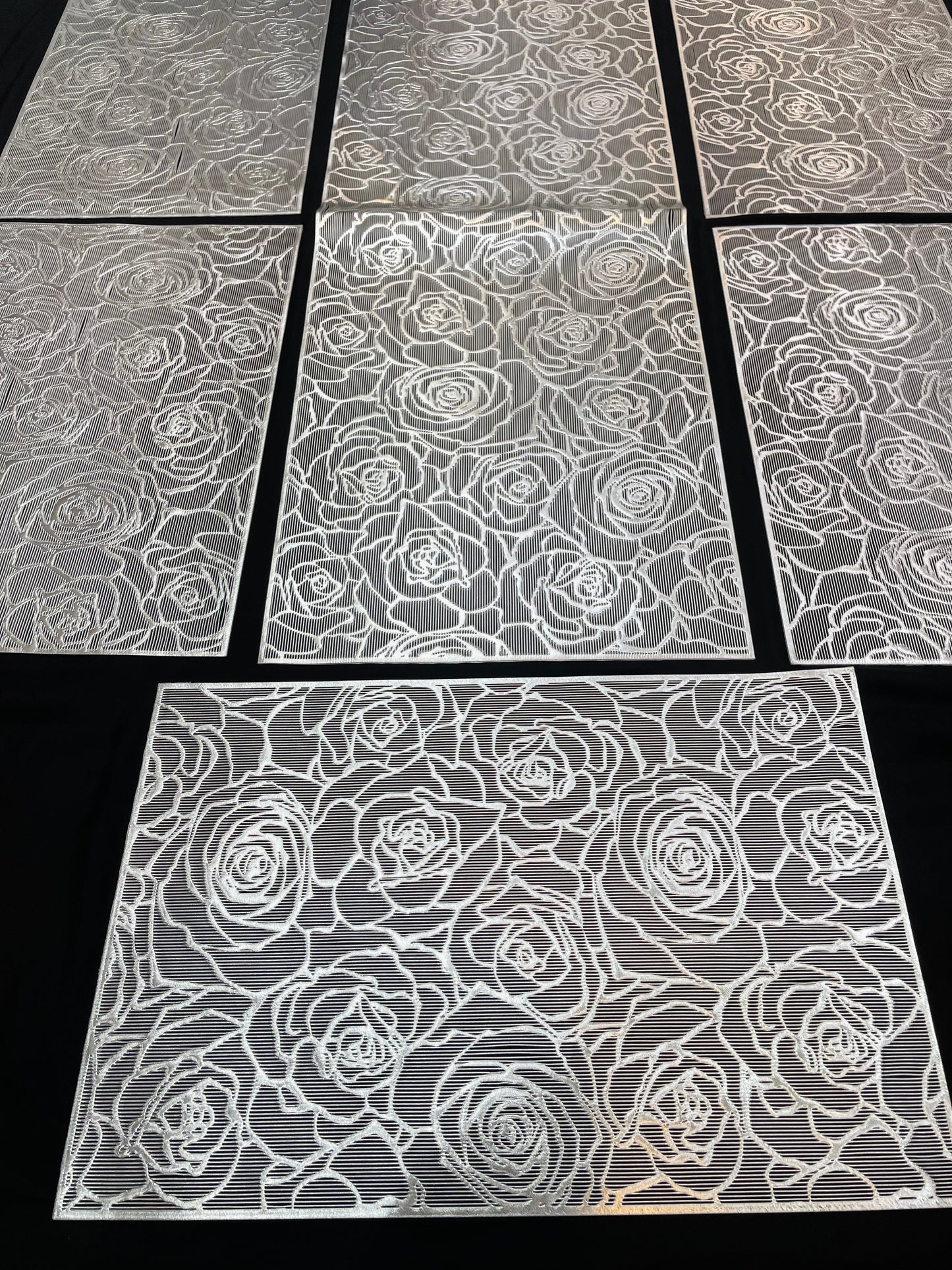 Silver Plastic 7 PC SET ( 1 Runner & 6 Mats )