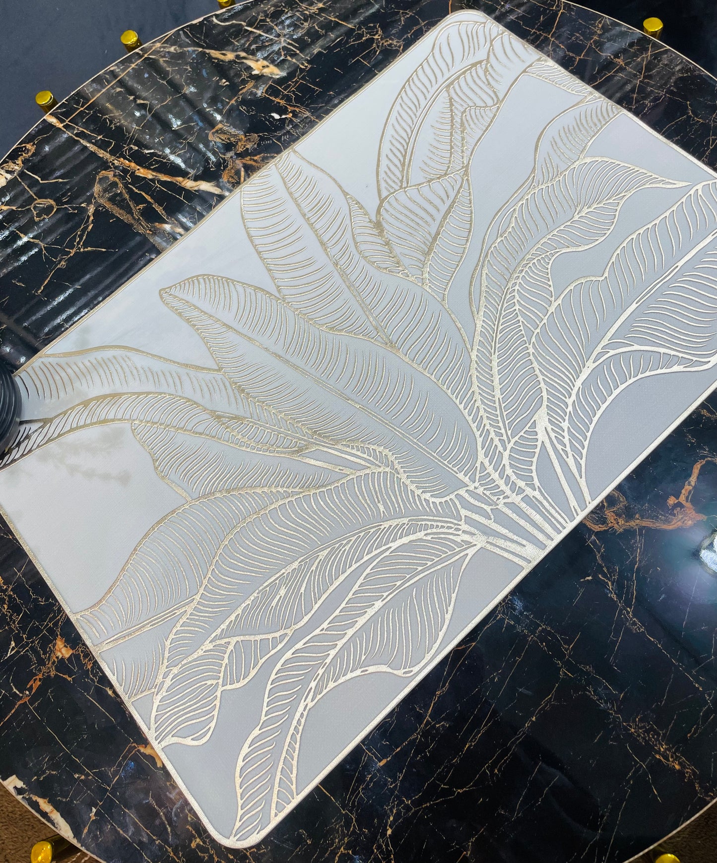 6pcs White & Golden Plastic Table Mats