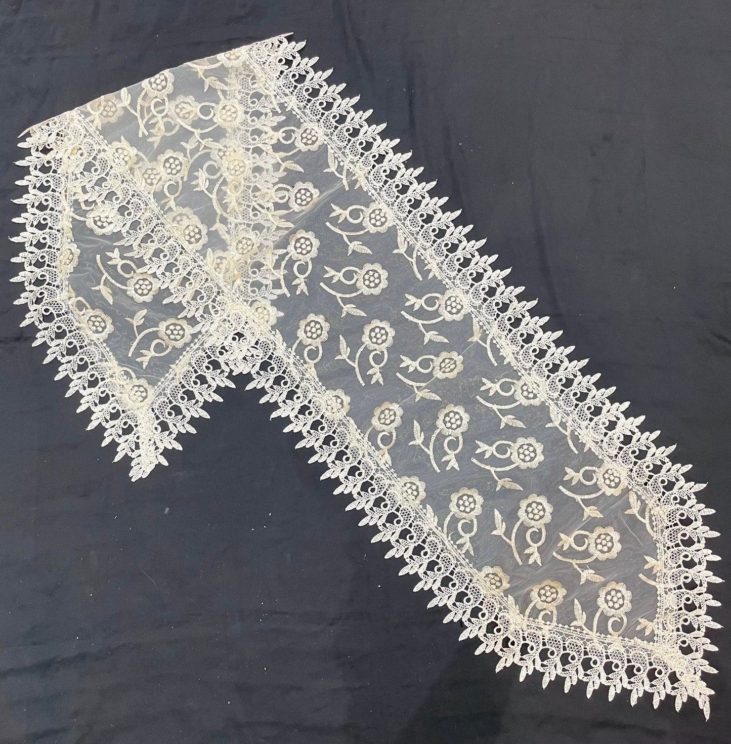 Shatal New Organza Table Runner