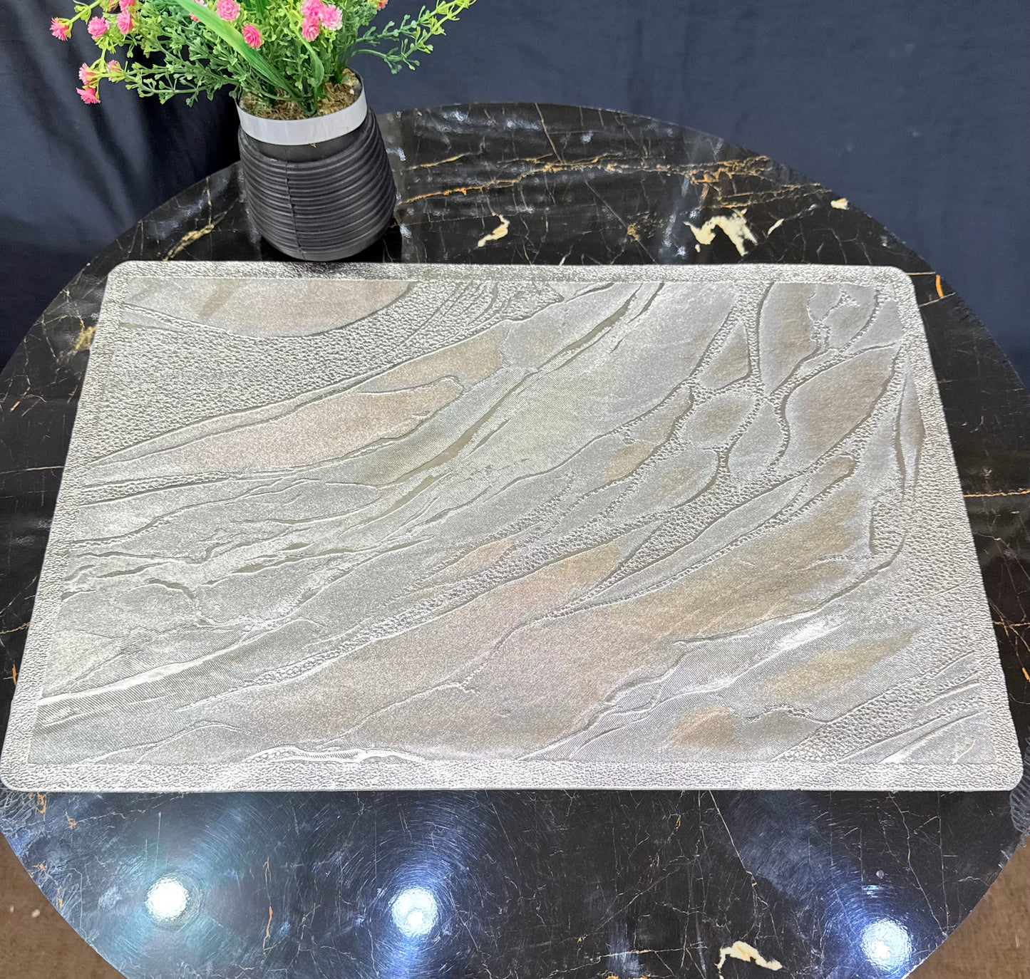 6pcs White & Golden Plastic Table Mats