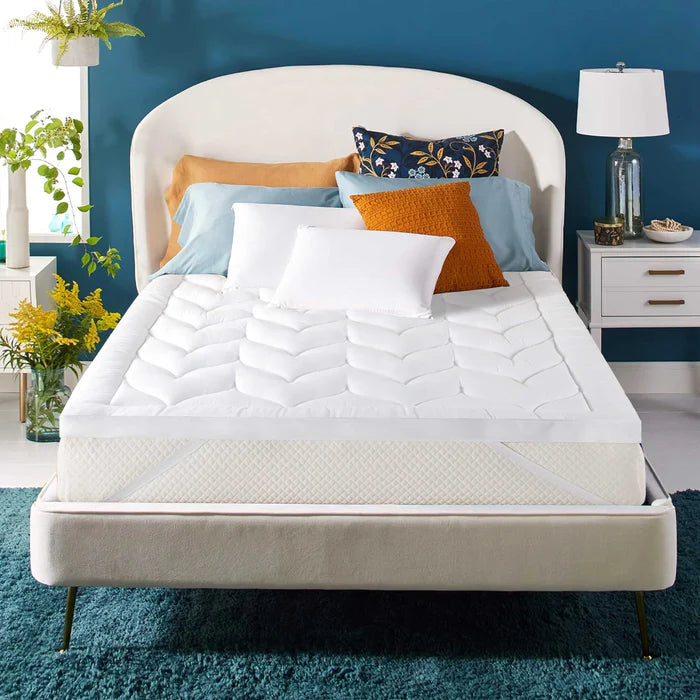Leafy Quilted Ultra Soft Mattress Topper (White)