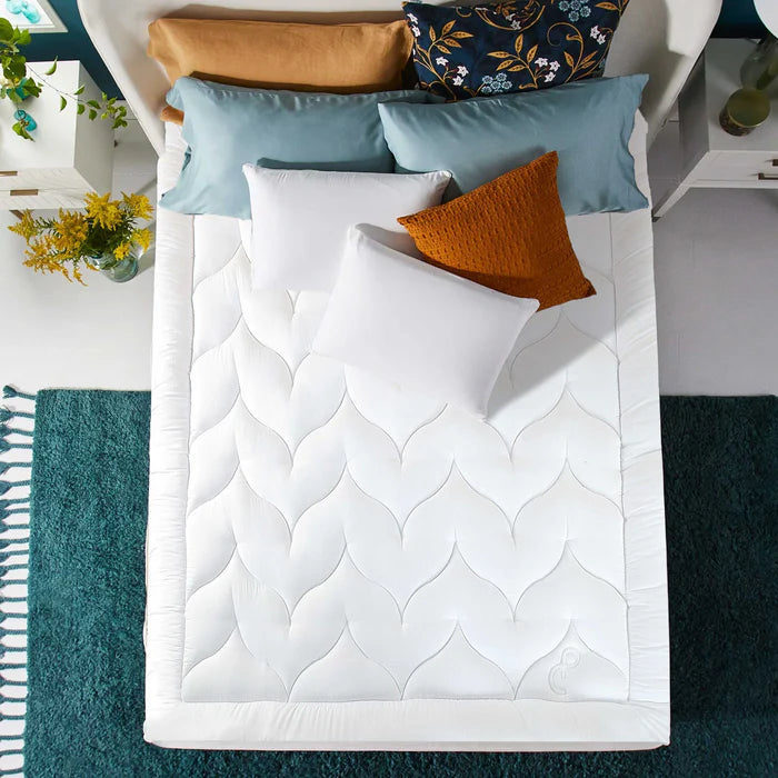 Leafy Quilted Ultra Soft Mattress Topper (White)