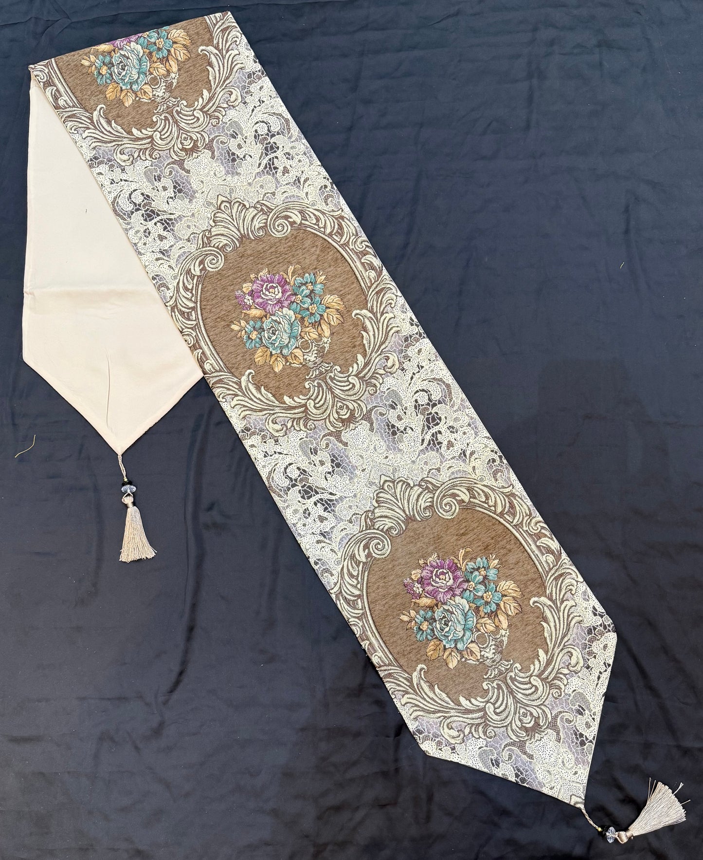 Velvet Jacquard Dining Table Runner