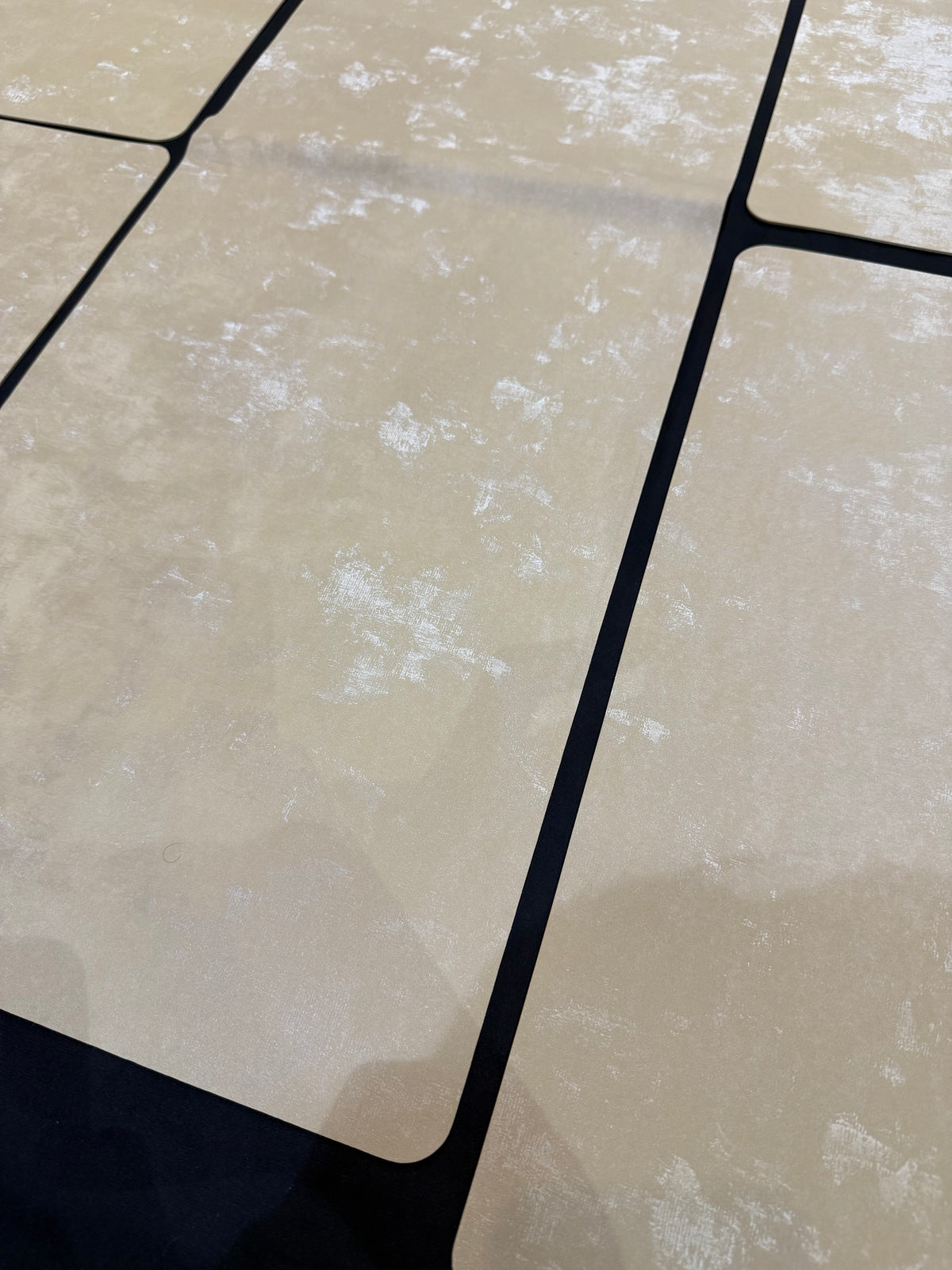 Sweet Leather Plastic 7 PC SET ( 1 Runner & 6 Mats )