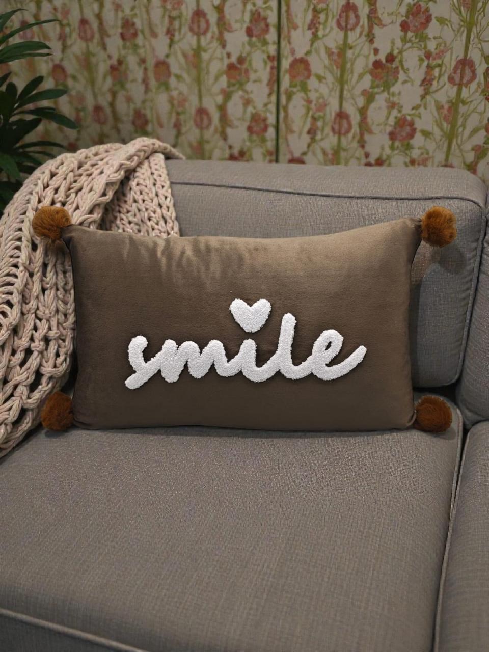 Smile Tussel Rectangular Cushion