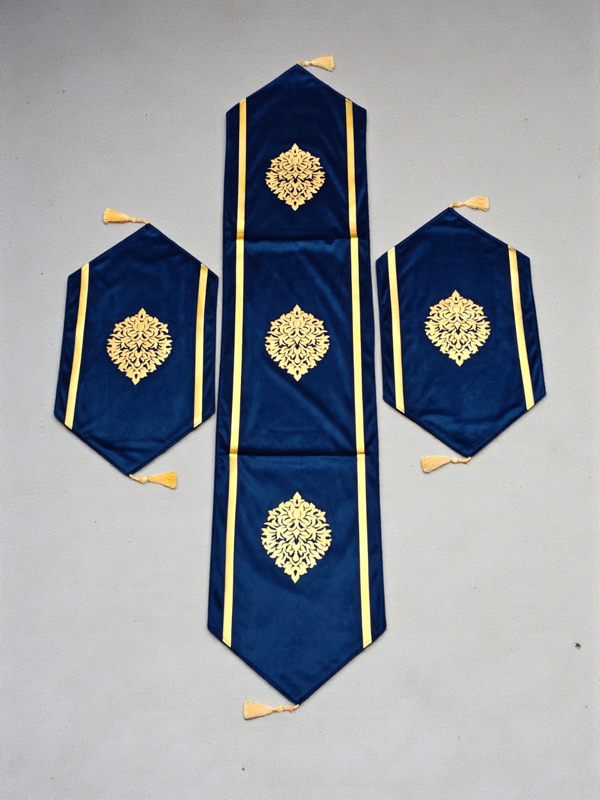 Velvet Motive 3pc Set