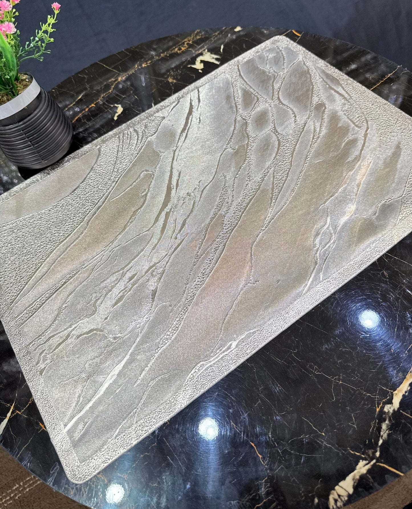 6pcs White & Golden Plastic Table Mats
