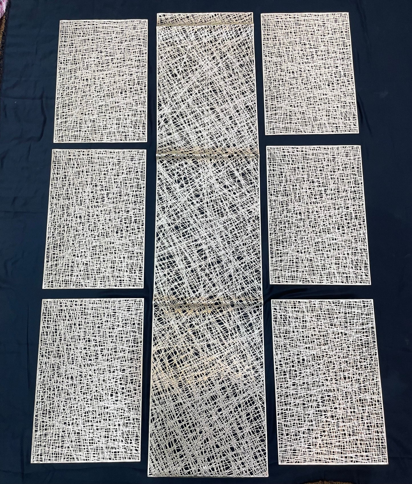 Golden Plastic 7 PC SET ( 1 Runner & 6 Mats )