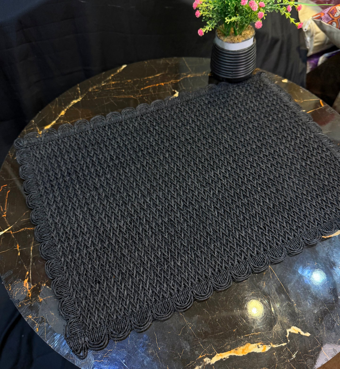 Fine Quality Plain Plastic Table Mats 6pc Set