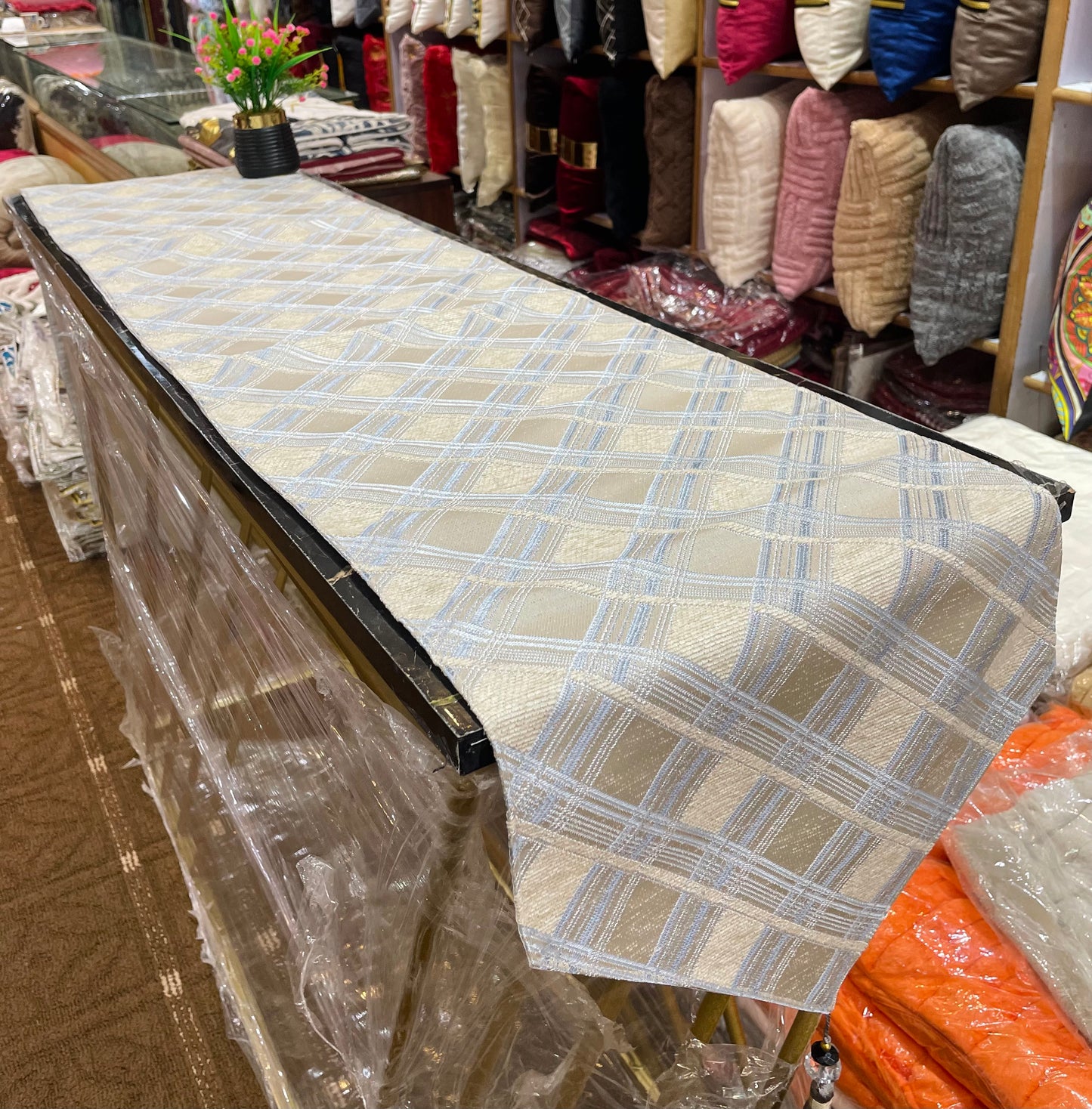 Velvet Jacquard Dining Table Runner