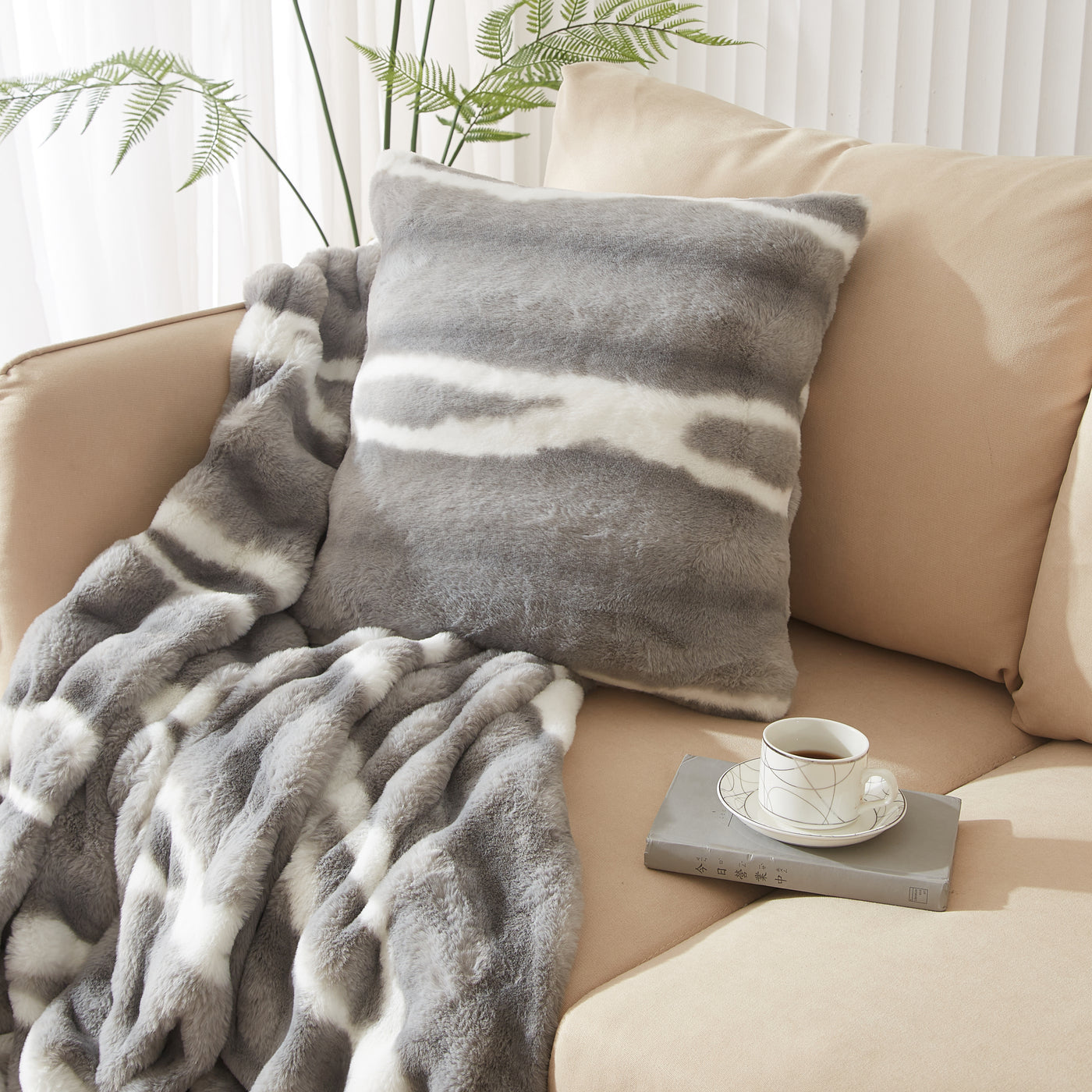 Wave Fur Soft Cushion