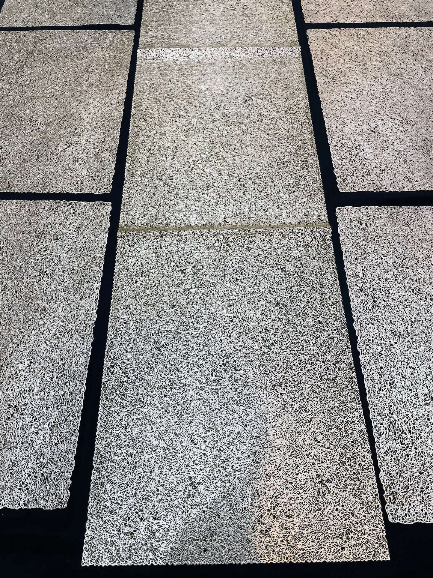 Golden Plastic 7 PC SET ( 1 Runner & 6 Mats )
