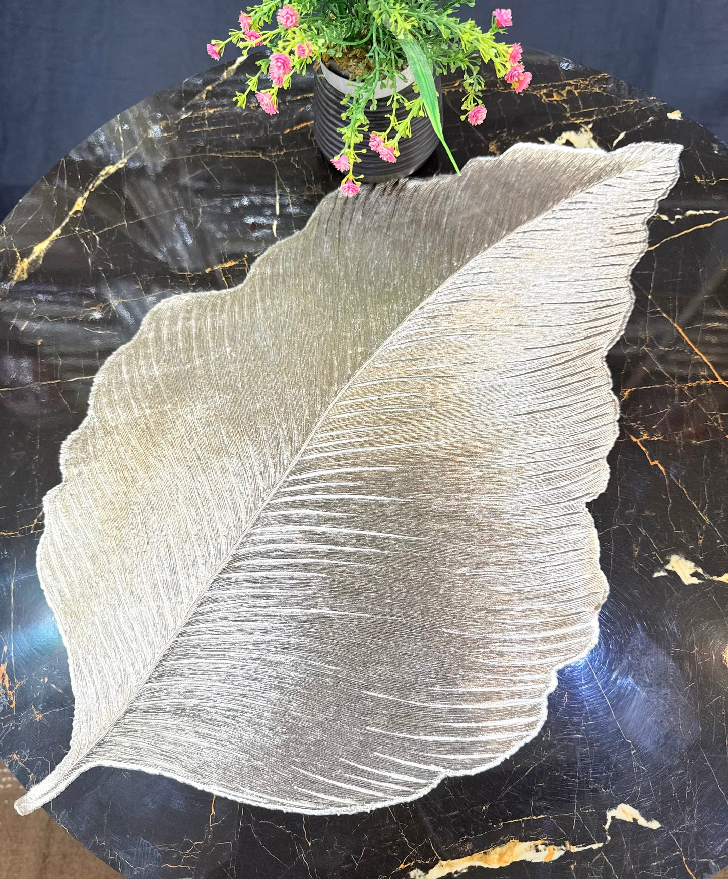 6pcs White & Golden Plastic Table Mats