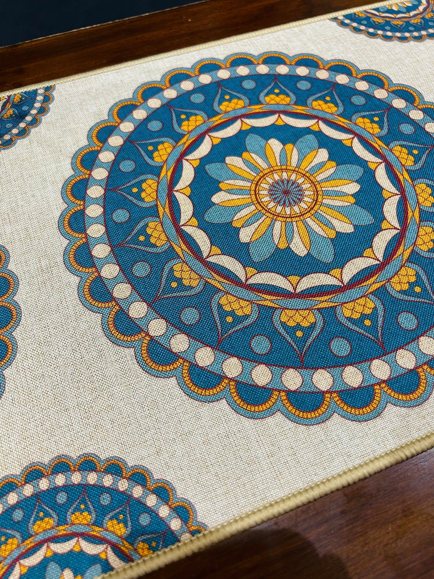 Multi Color Waterproof Plastic Table Mats