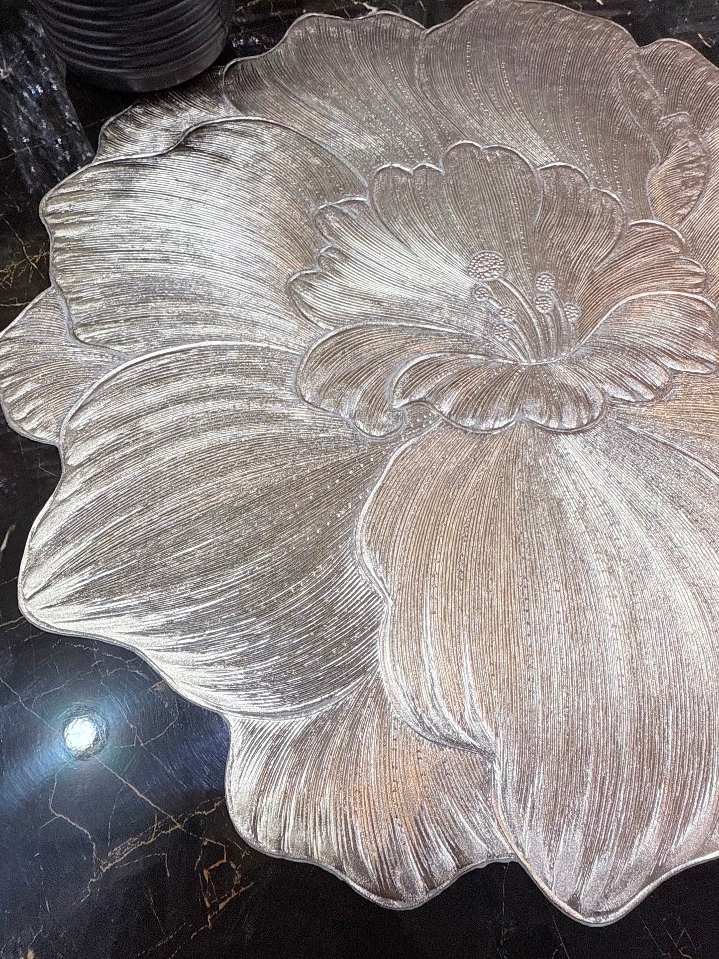 6pcs White & Golden Plastic Table Mats