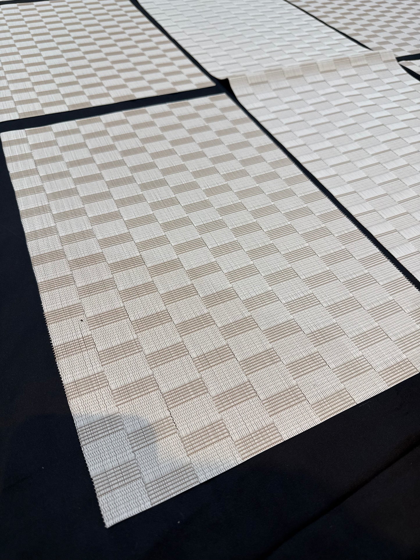 Chatai Plastic 7 PC SET ( 1 Runner & 6 Mats )
