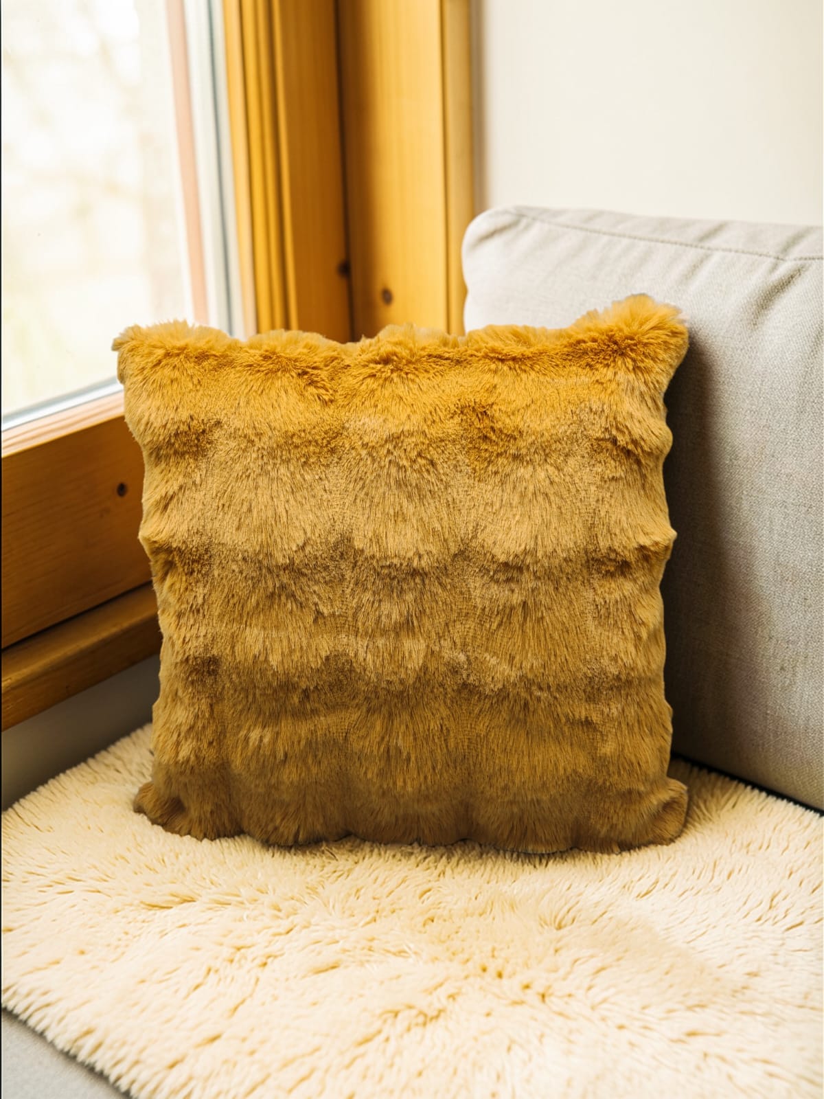 Extra Soft Fur Bhaari Cushion