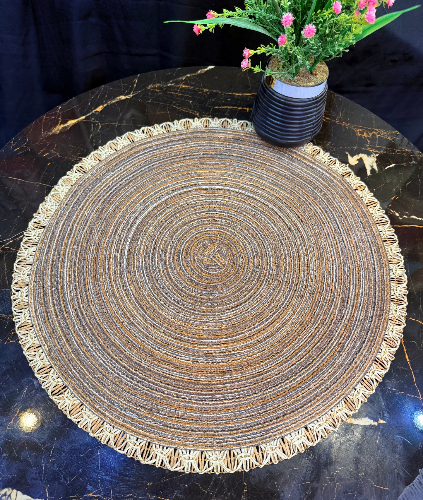 Round Border Fine Plastic Table Mats 6pc Set