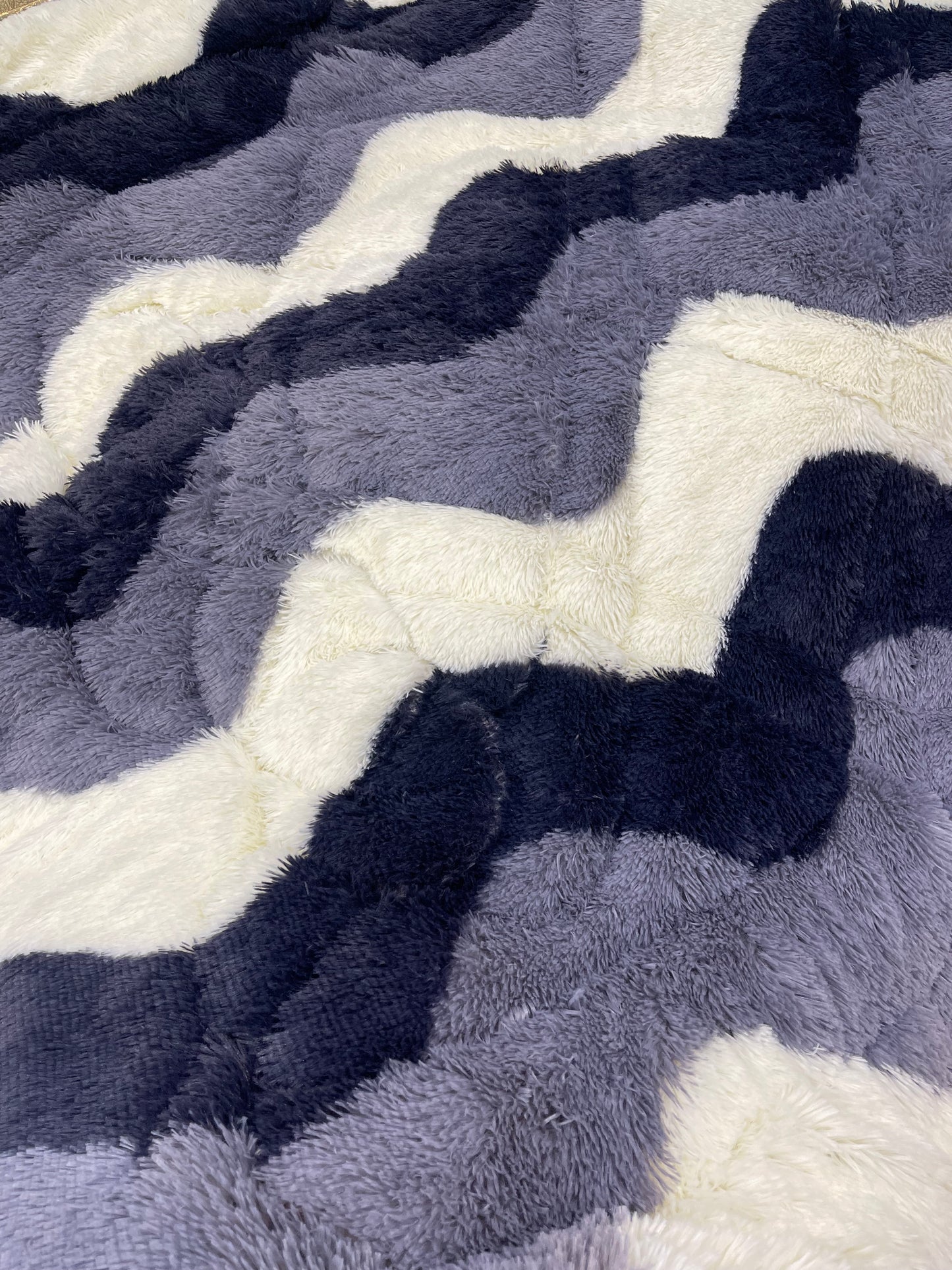 Fur Zic Zac 1 pc Soft Faux Fur Filled Quilt / Razai ( Grey ) King Size