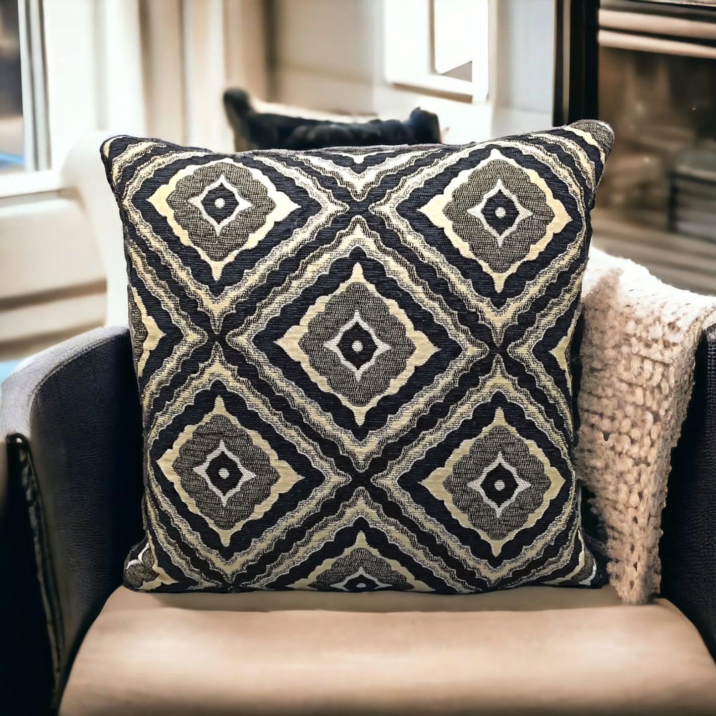 Eye Jacquard Cushion