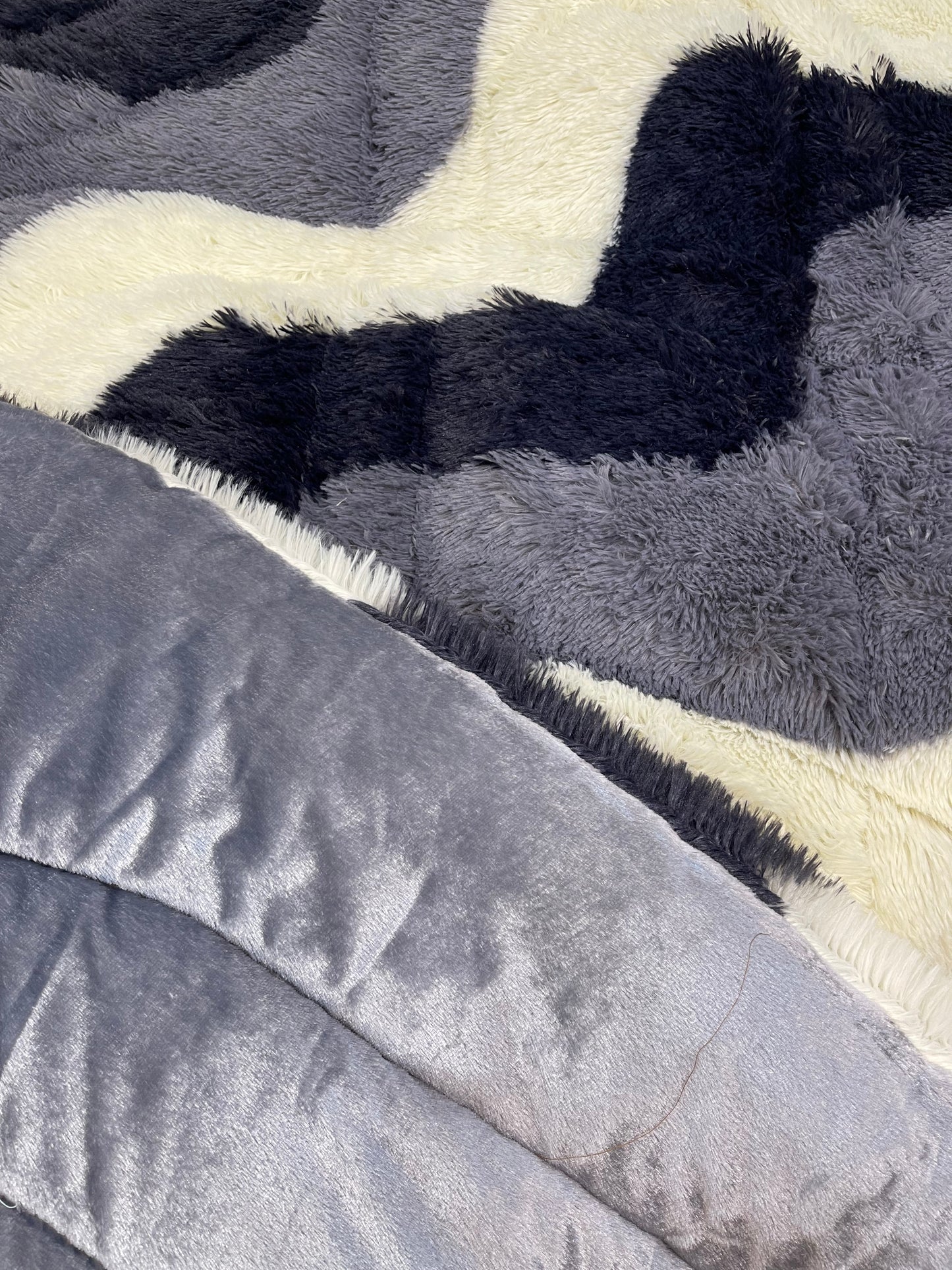 Fur Zic Zac 1 pc Soft Faux Fur Filled Quilt / Razai ( Grey ) King Size