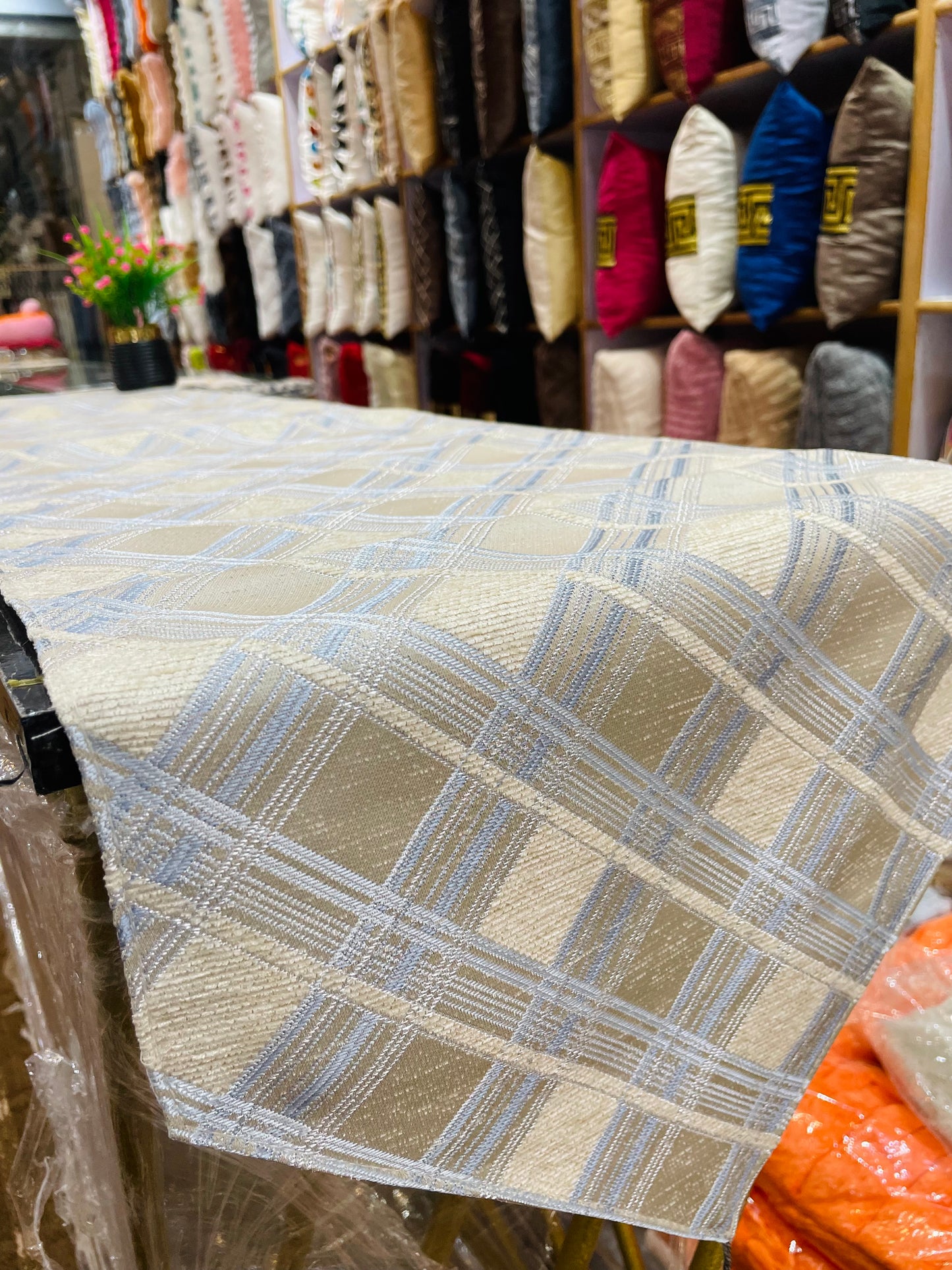 Velvet Jacquard Dining Table Runner