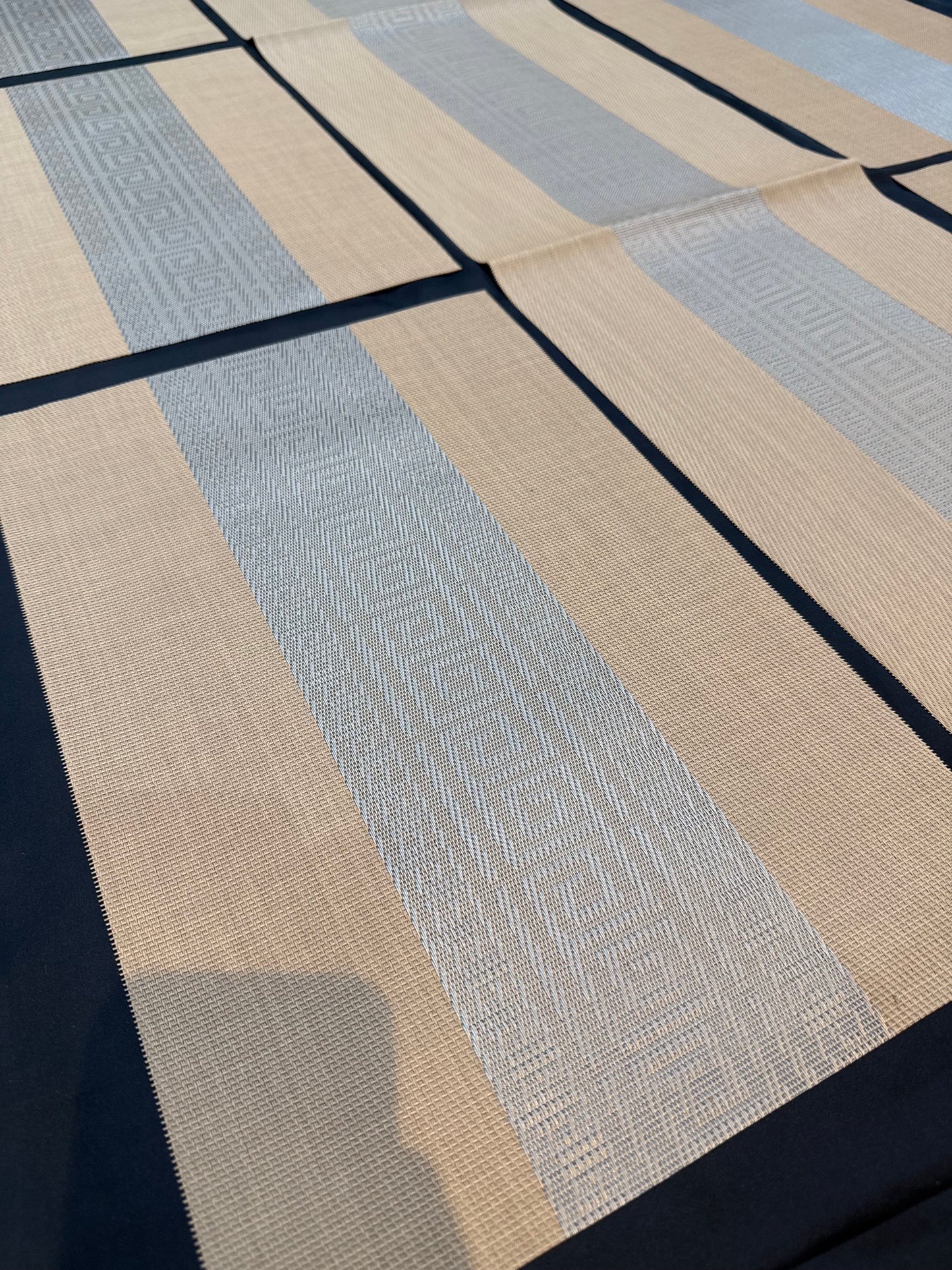 Chatai Plastic 7 PC SET ( 1 Runner & 6 Mats )
