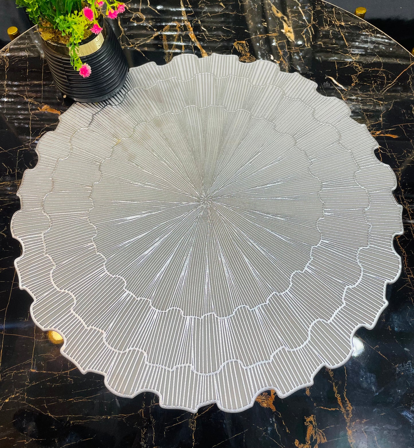 6pcs White & Golden Plastic Table Mats