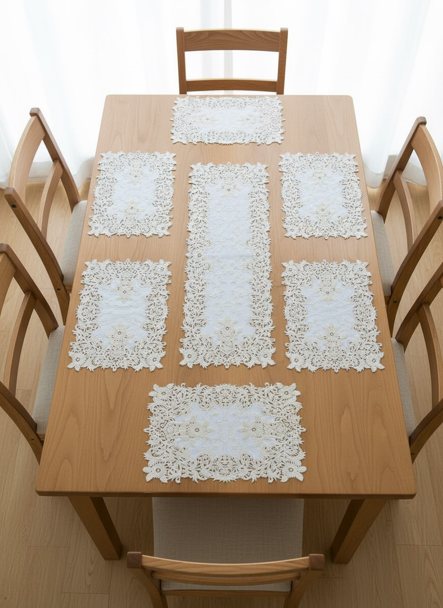 Golden Plastic 7 PC SET ( 1 Runner & 6 Mats )