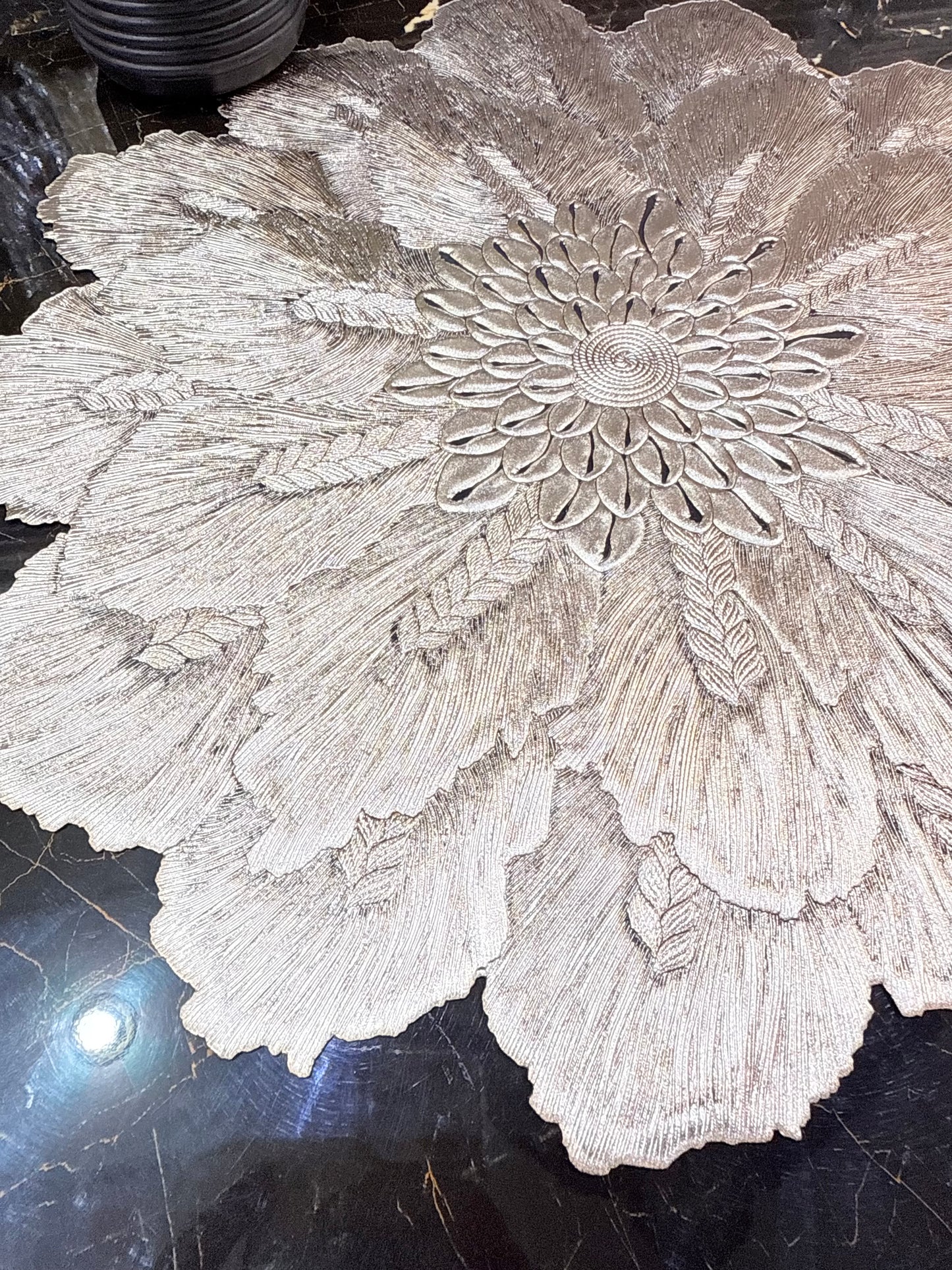 6pcs White & Golden Plastic Table Mats