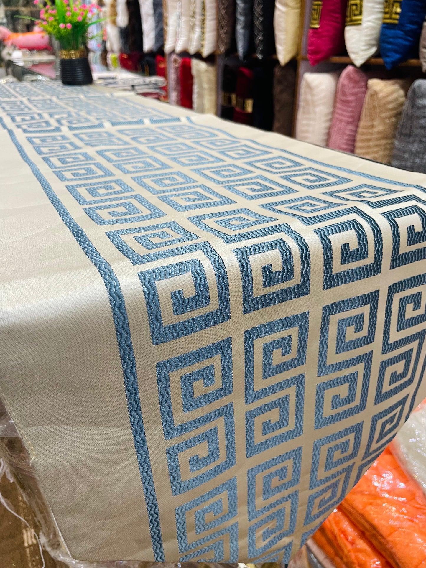 Velvet Jacquard Dining Table Runner