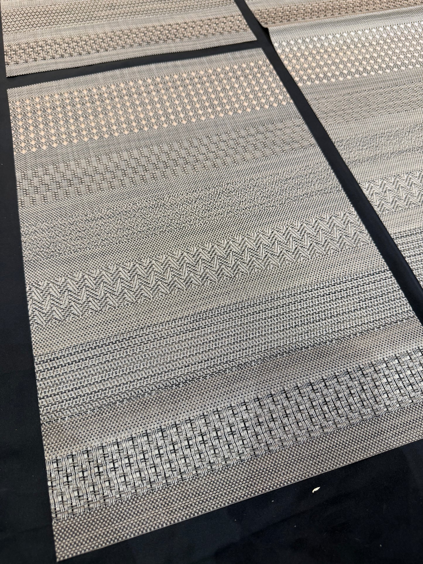 Chatai Plastic 7 PC SET ( 1 Runner & 6 Mats )