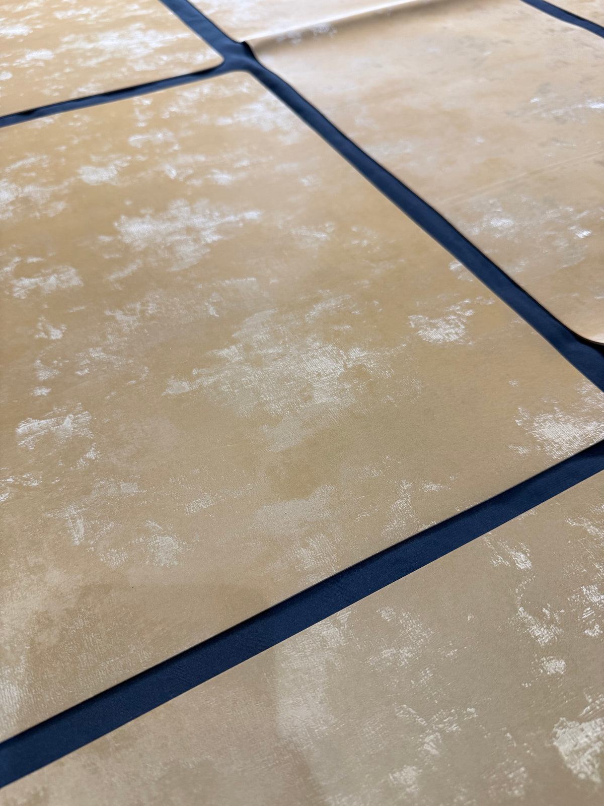 Sweet Leather Plastic 7 PC SET ( 1 Runner & 6 Mats )