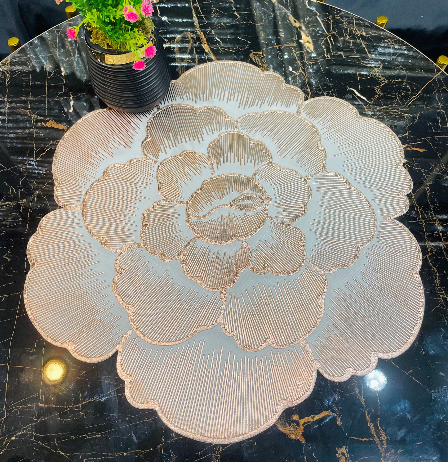 6pcs White & Golden Plastic Table Mats