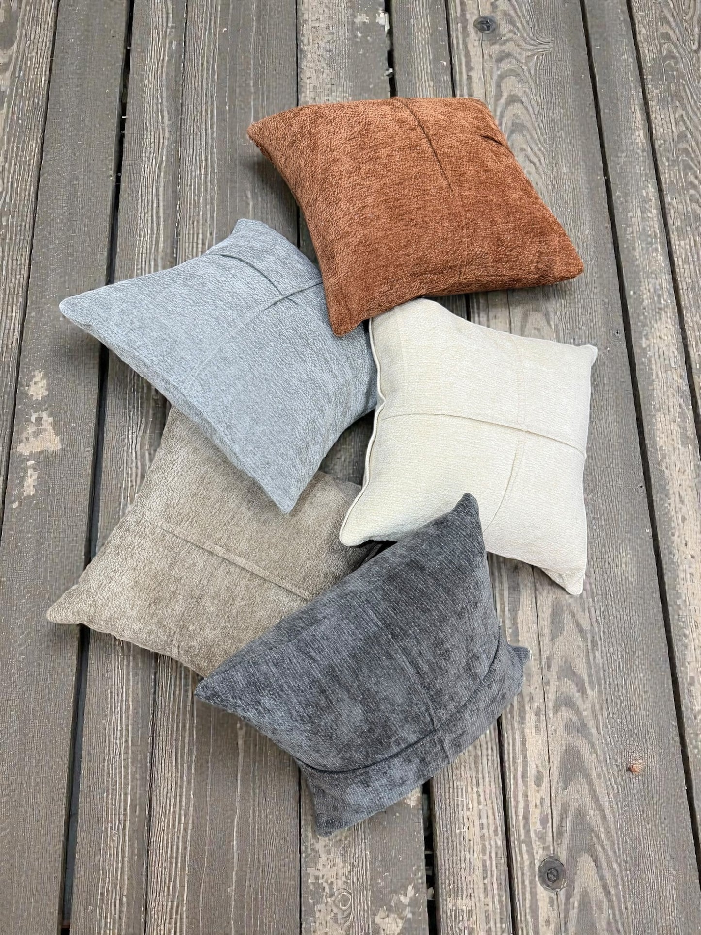 Sweed Shining Velvet China Cushion