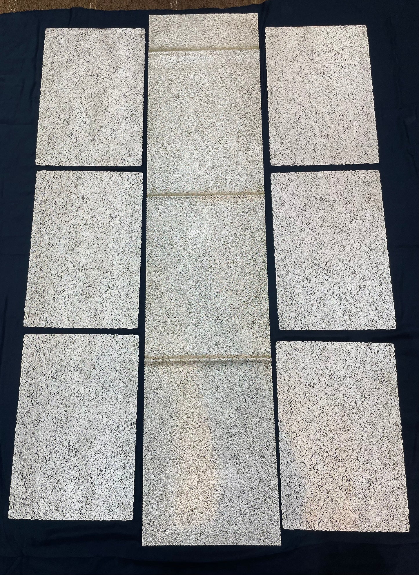 Golden Plastic 7 PC SET ( 1 Runner & 6 Mats )