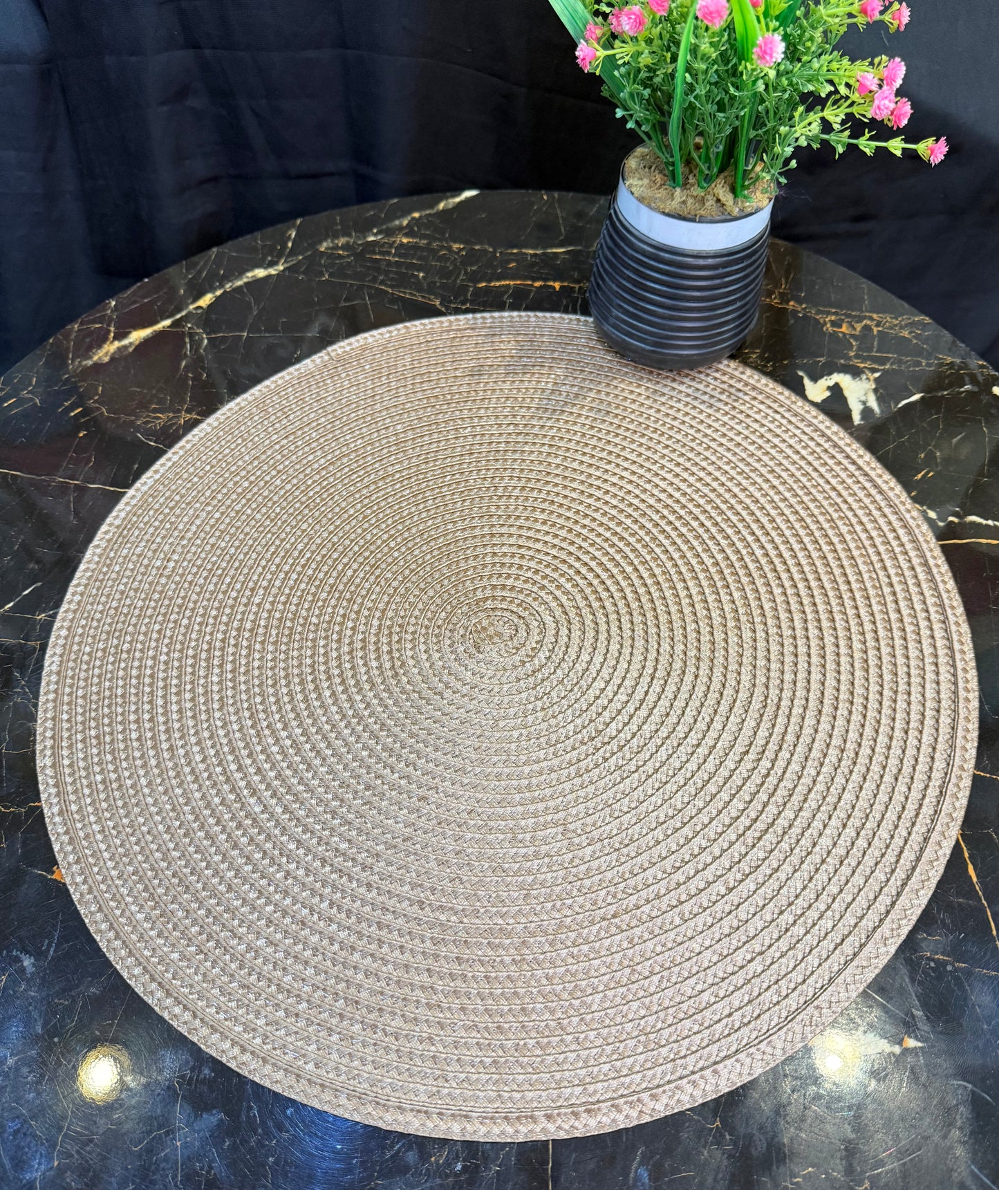 Round Plain Plastic Table Mats 6pc Set