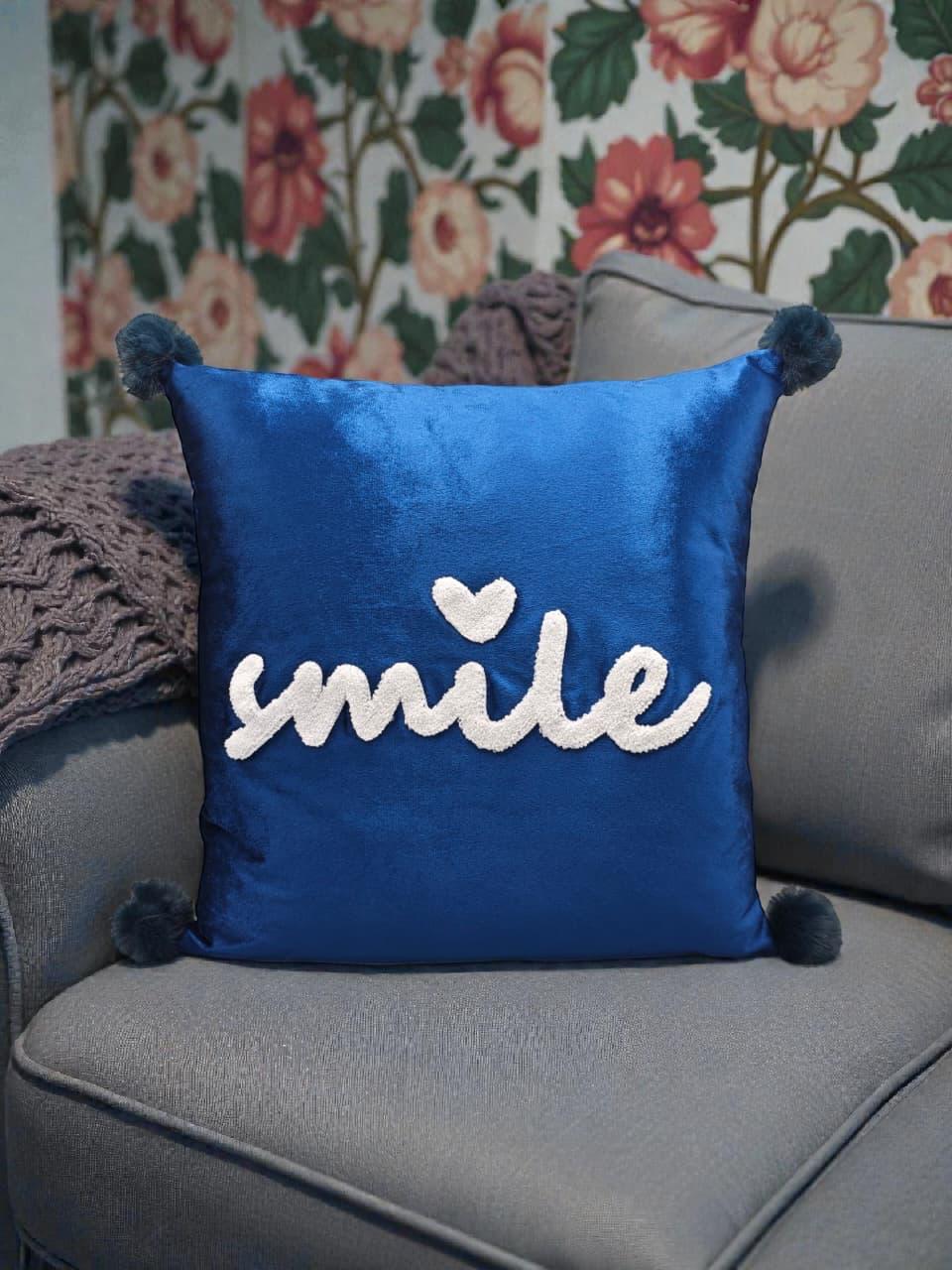 Smile Tussel Cushion