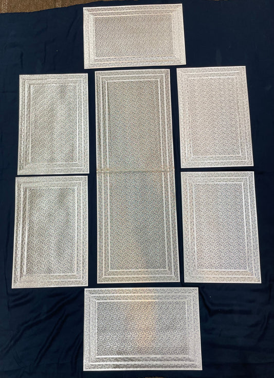 Golden Plastic 7 PC SET ( 1 Runner & 6 Mats )