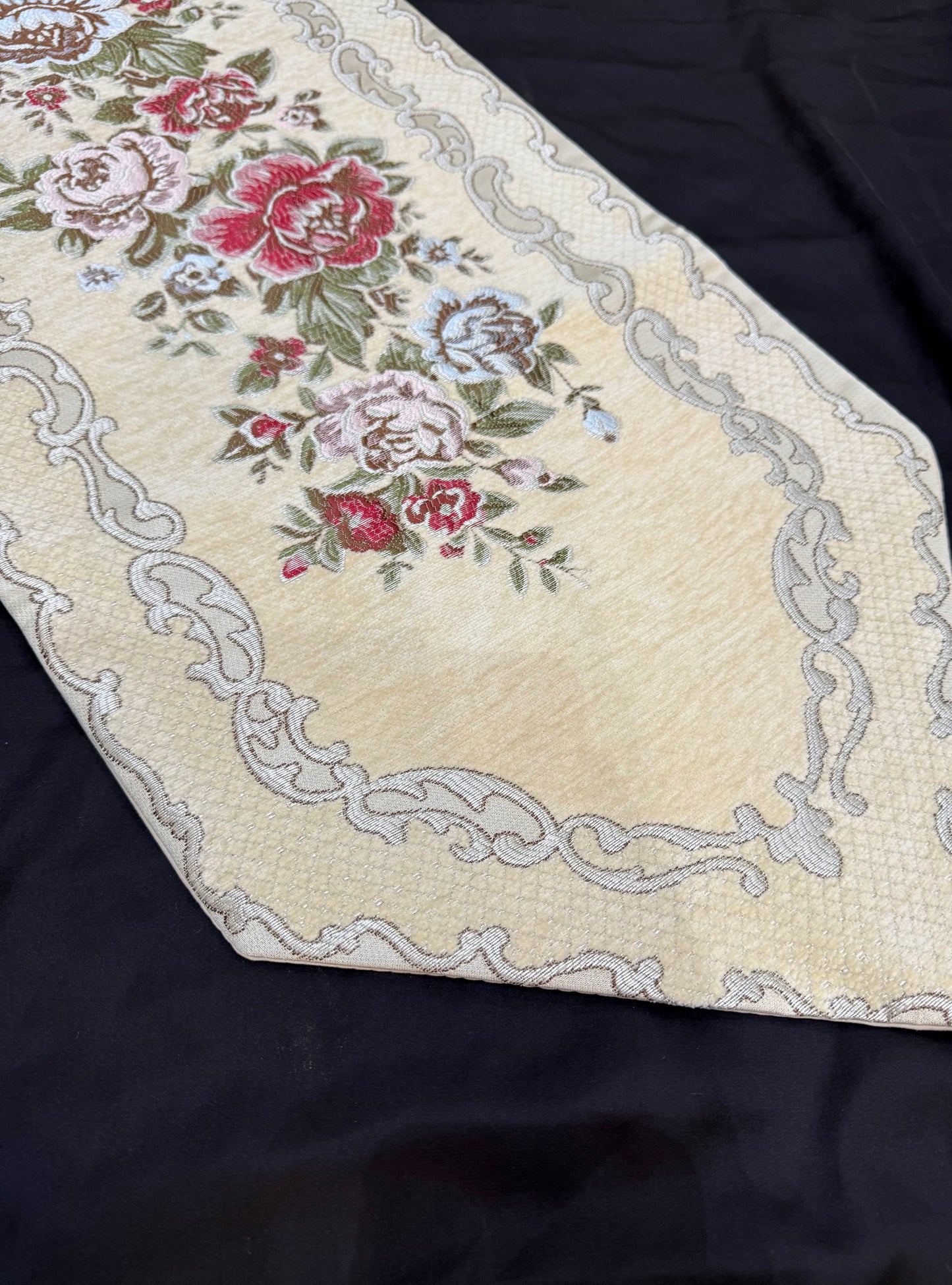 Arc Flower Velvet Shanghai Dining / Center Table Runner
