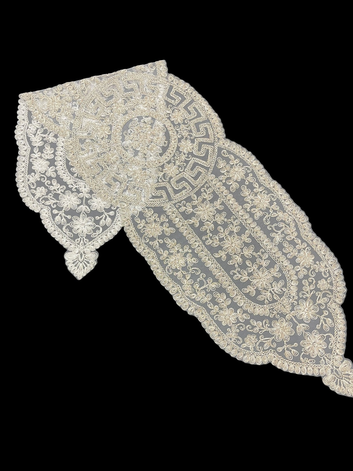 Net Fancy Table Runner (Golden)