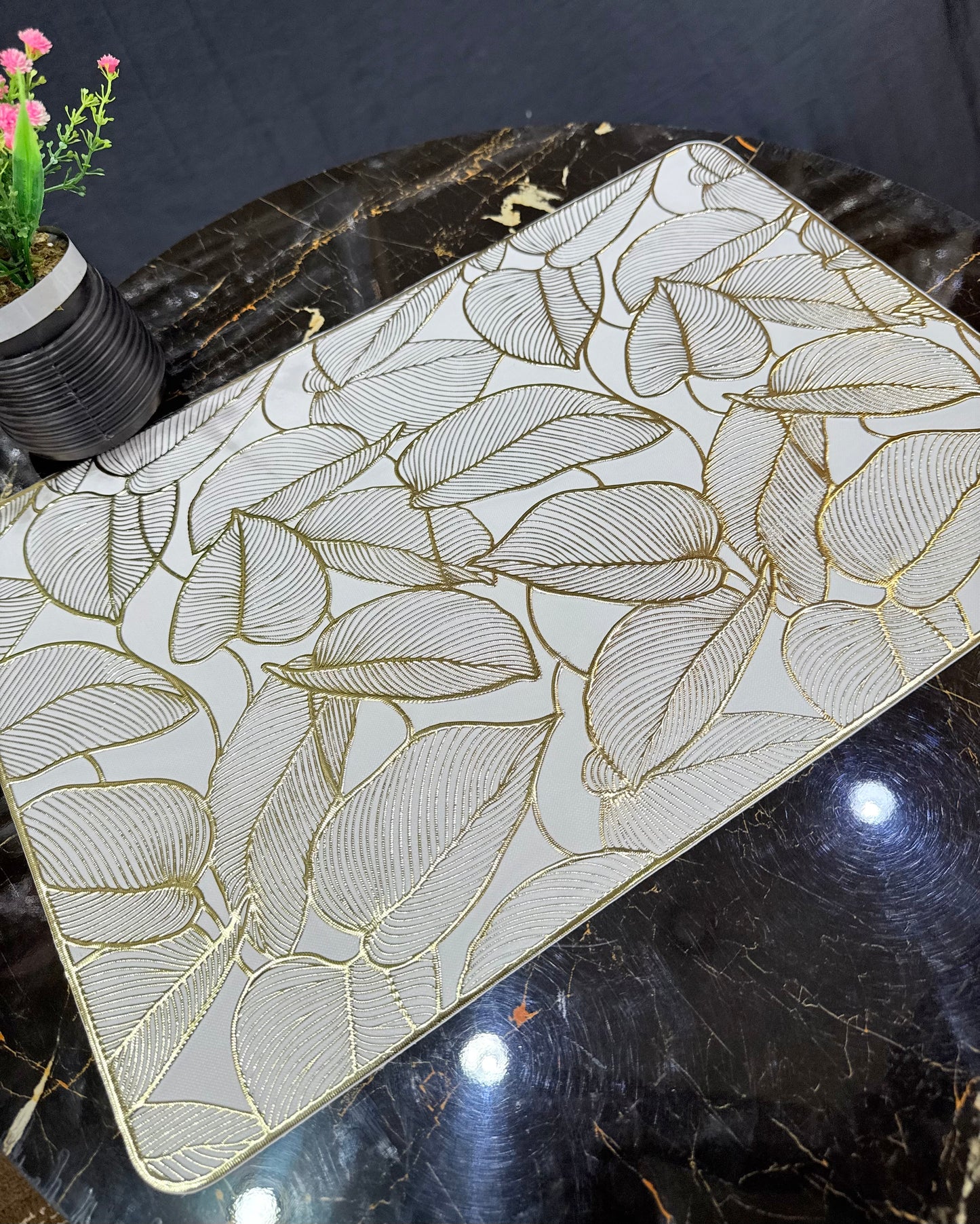 6pcs White & Golden Plastic Table Mats