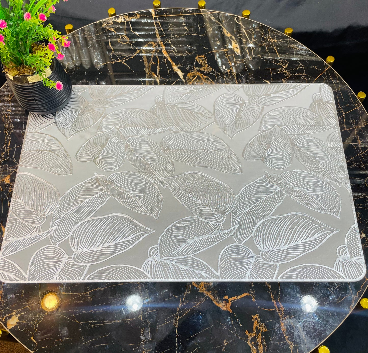 6pcs White & Golden Plastic Table Mats