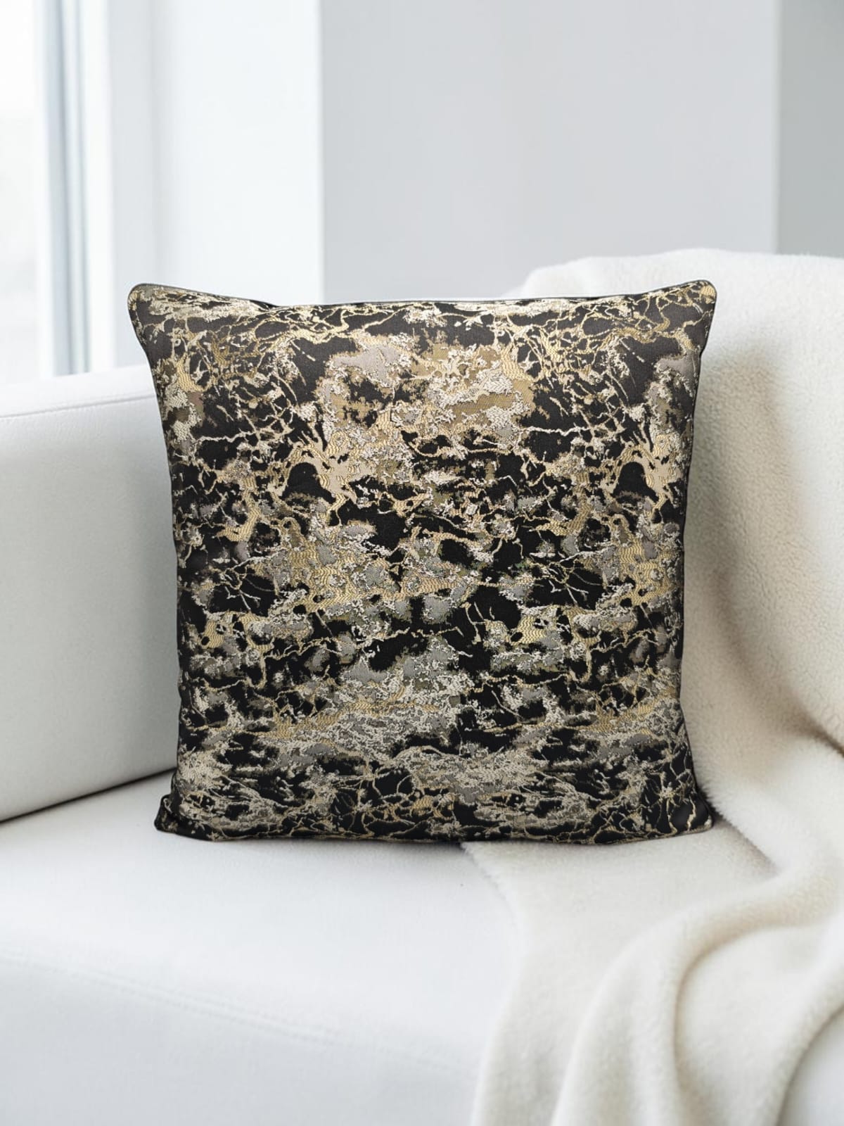 Shanghai Velvet Marble Cushion