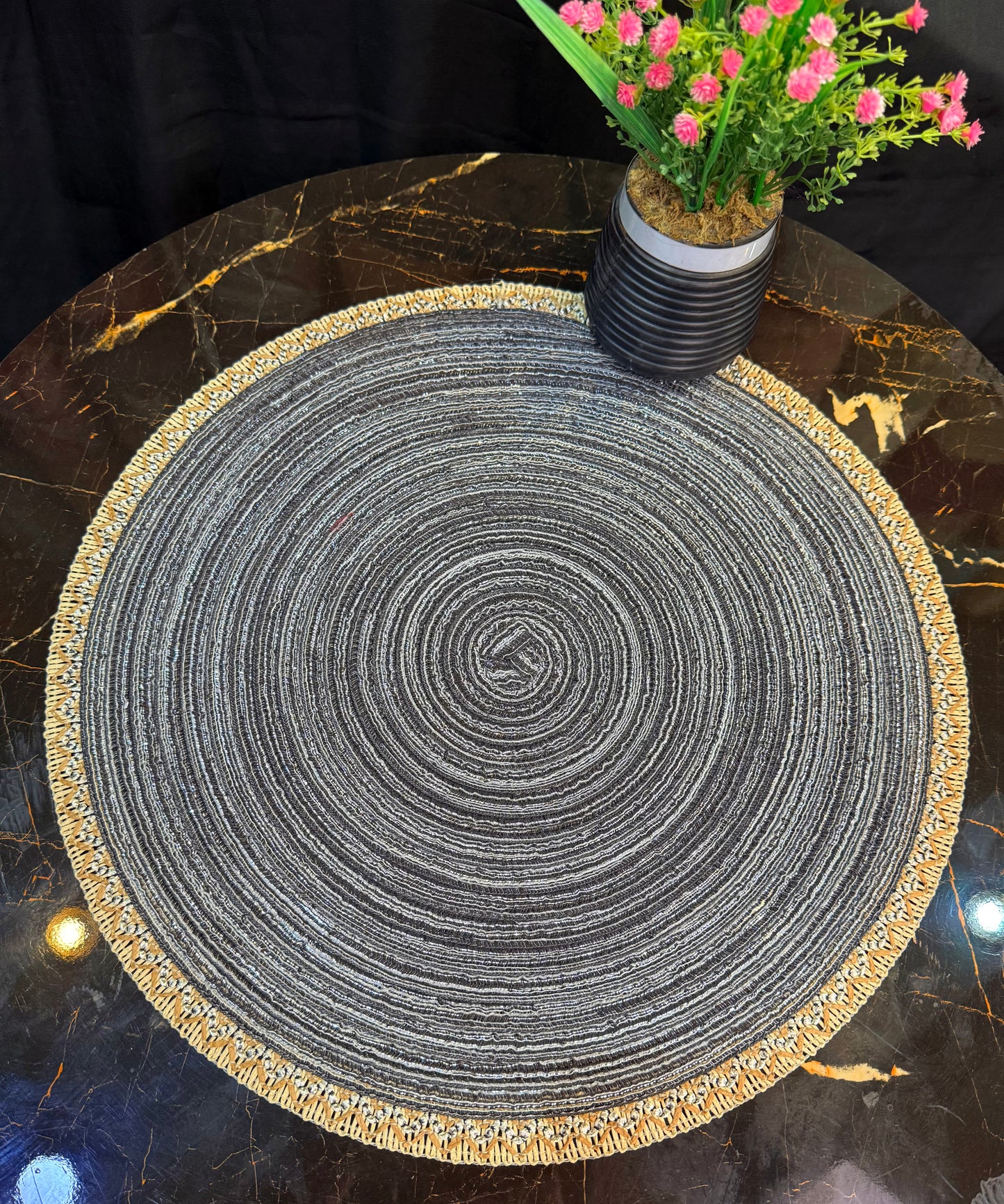 Round Border Fine Plastic Table Mats 6pc Set